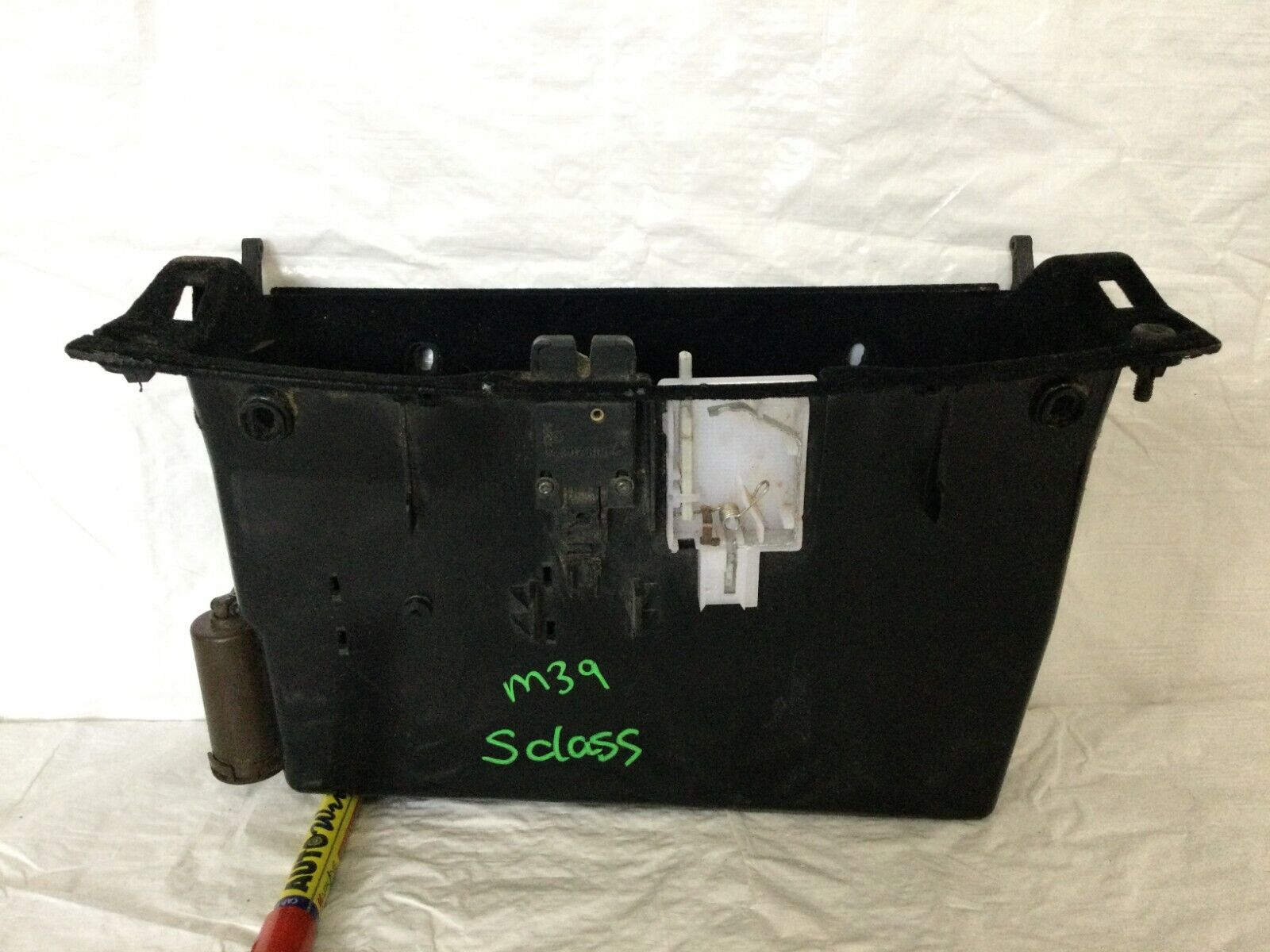 2004 Mercedes Benz S430 Dashboard Glove Box Storage Compartment W/O LID OEM