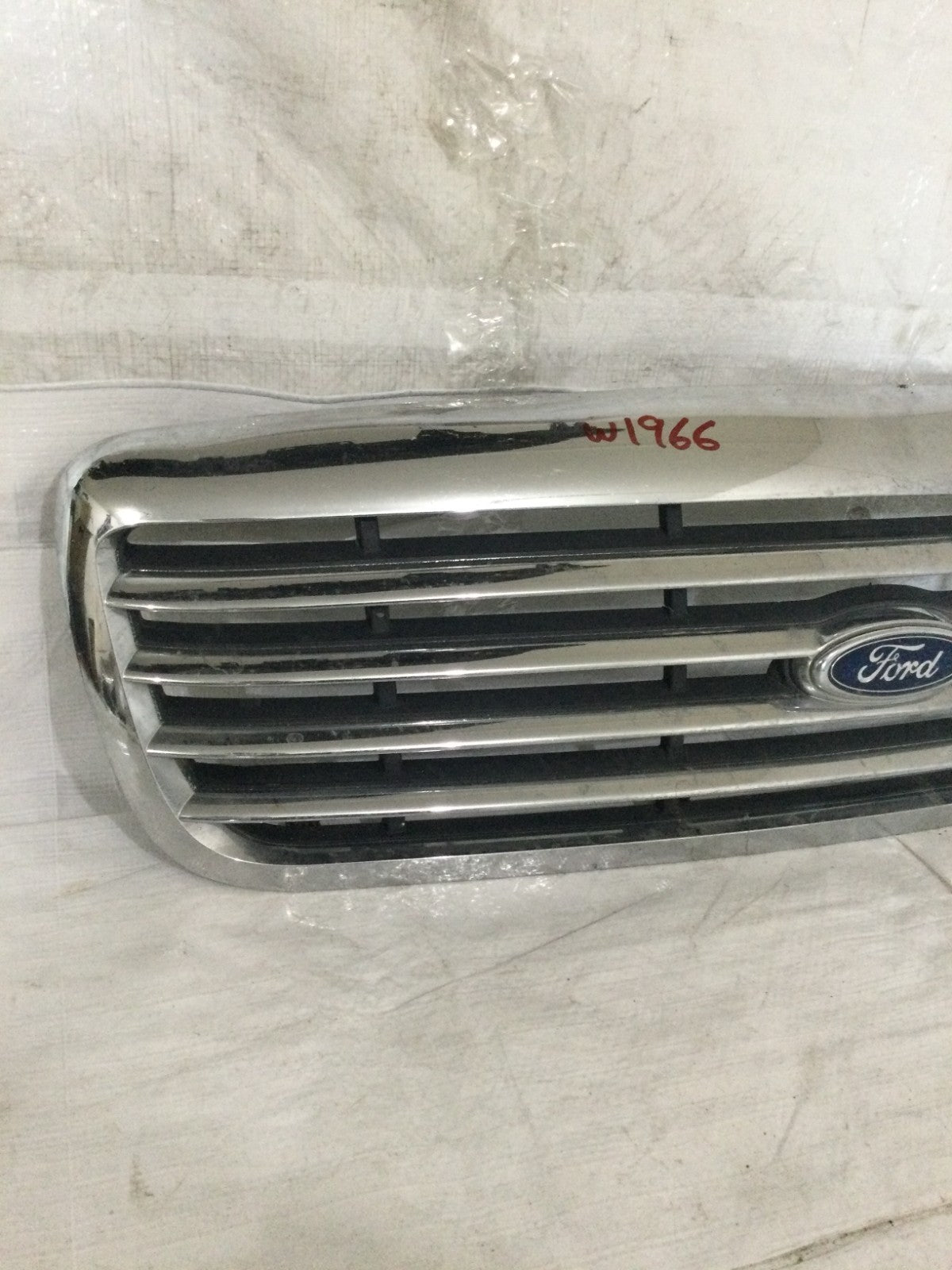 1998-2011 Ford Crown Victoria Grille OEM