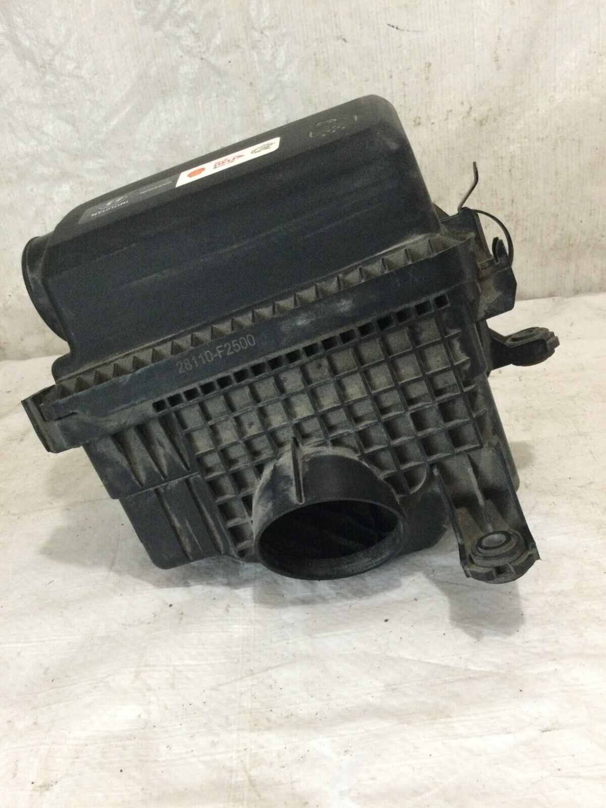 2017 Hyundai Elantra Air Cleaner Filter  Box Assembly  28100-F2500 OEM