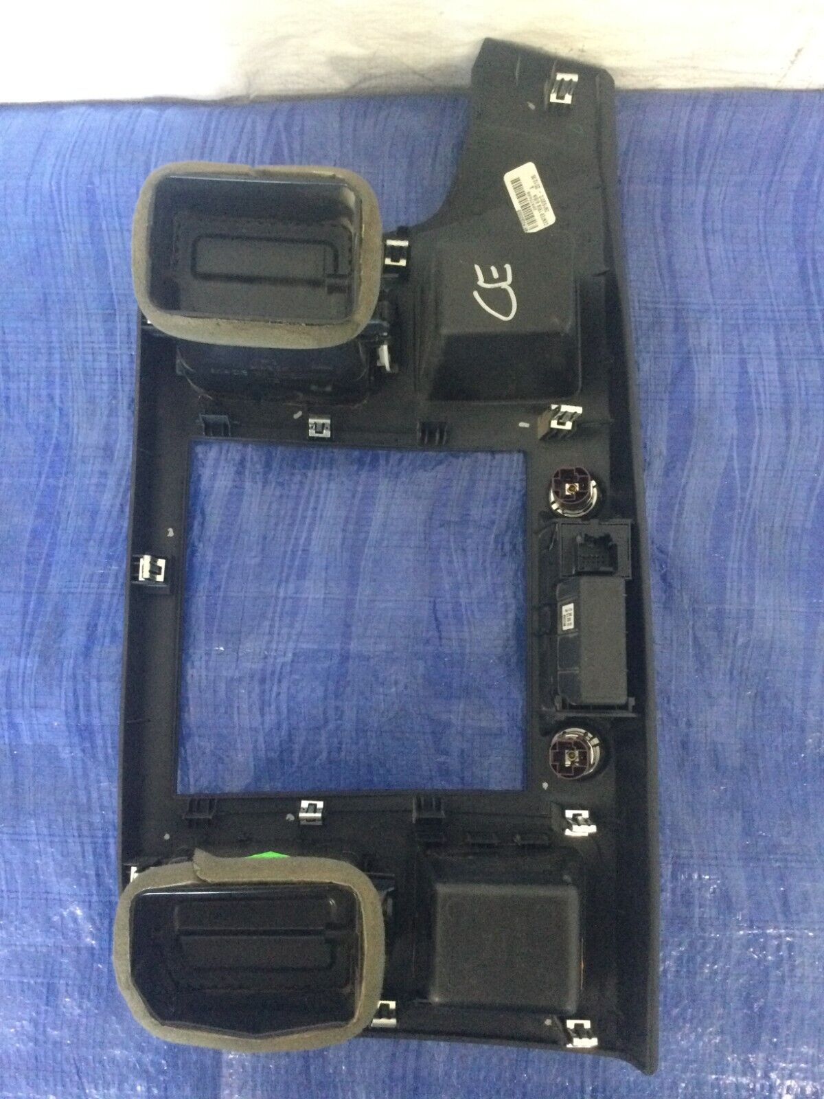 2007-201 3 GMC Sierra Center Dash Radio Bezel Climate Trim Black OEM 20935608
