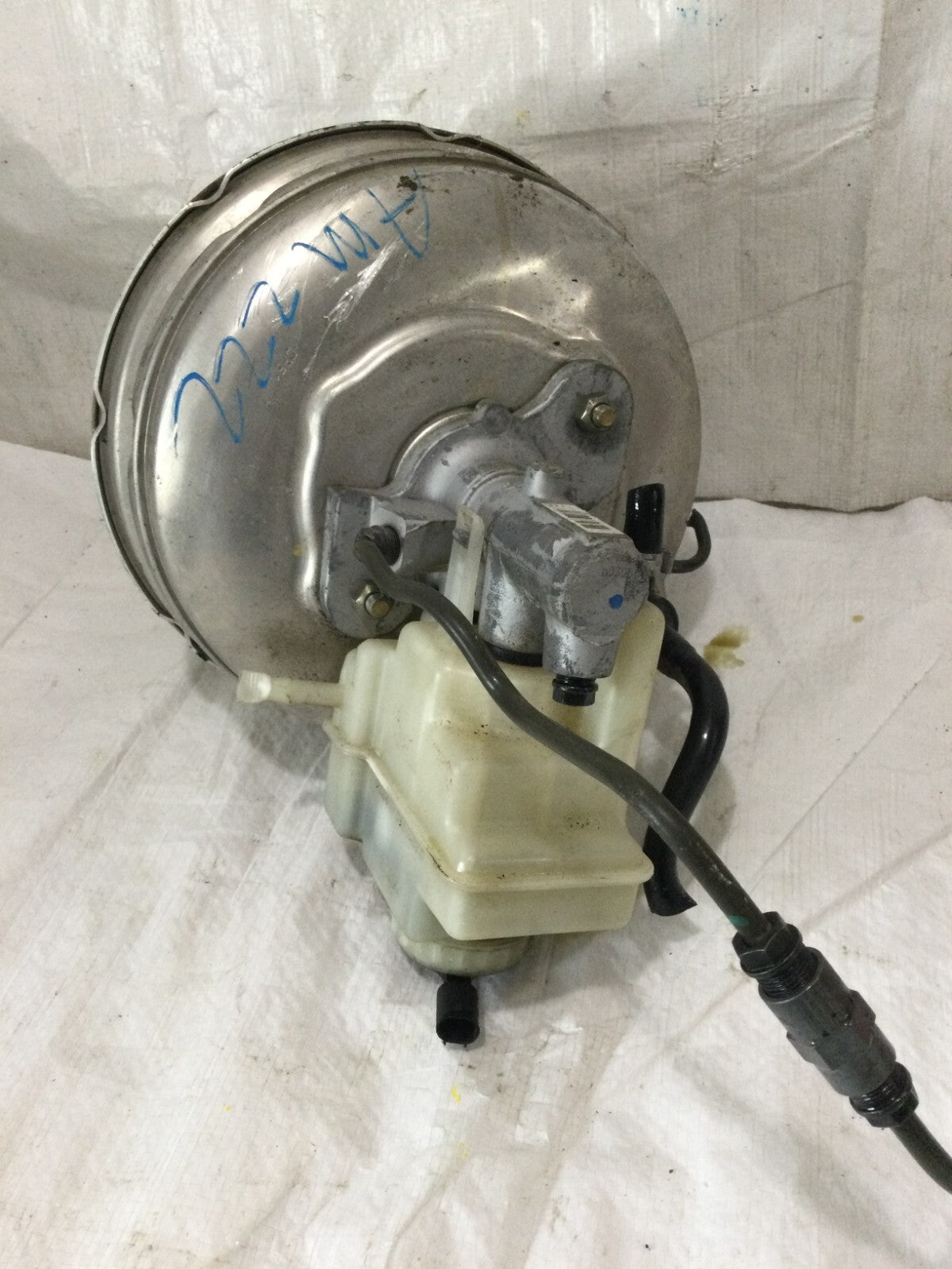 2004 BMW 745I Power Brake Booster W/ Reservoir OEM