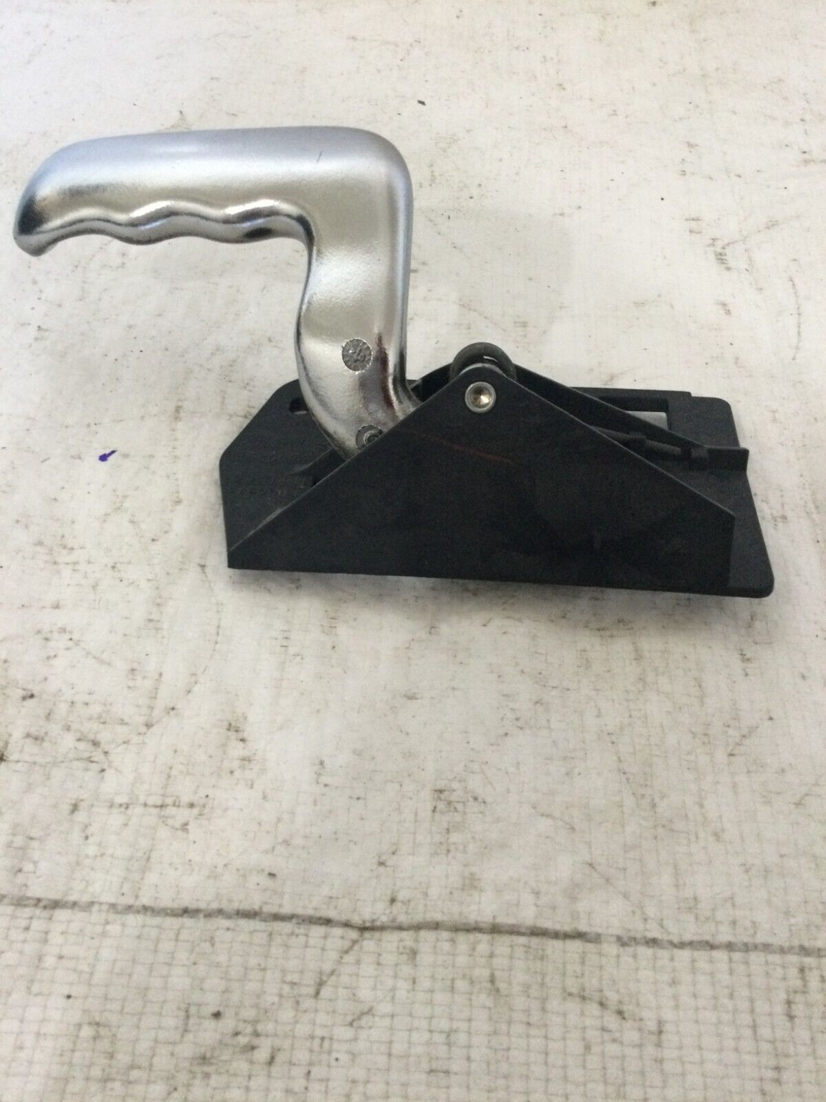 2003-2006 Cadillac Escalade EXT Front Right Interior Chrome Door Handle OEM