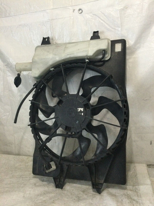 2017 Hyundai Elantra 2.0L Sedan Cooling Fan Motor Assembly W/ Reservoir OEM
