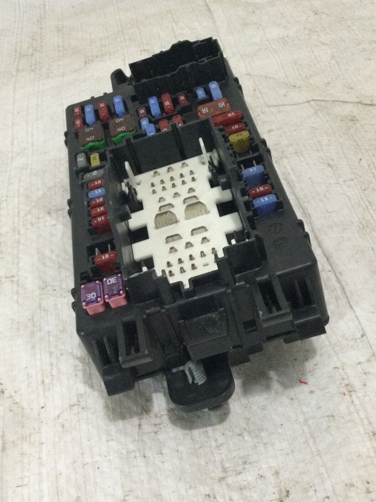 2021 Chevrolet Silverado 1500  Cabin Fuse Junction Box 84582037 OEM
