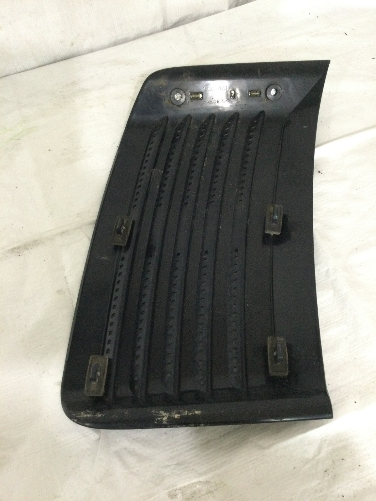 2007-2010 Chevy Silverado 2500 3500 Left Hood Scoop Insert Vortec OEM
