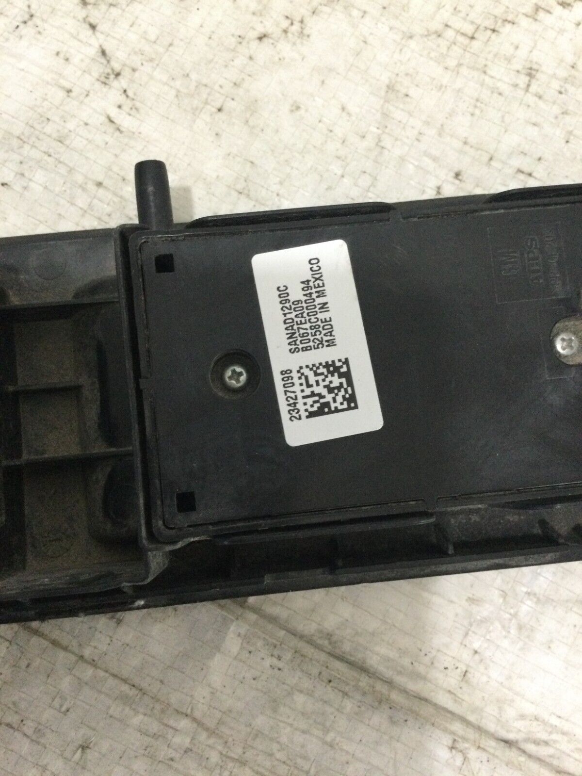 2018 Chevrolet Silverado 1500 Front  Left Driver Side Power Window Switch OEM