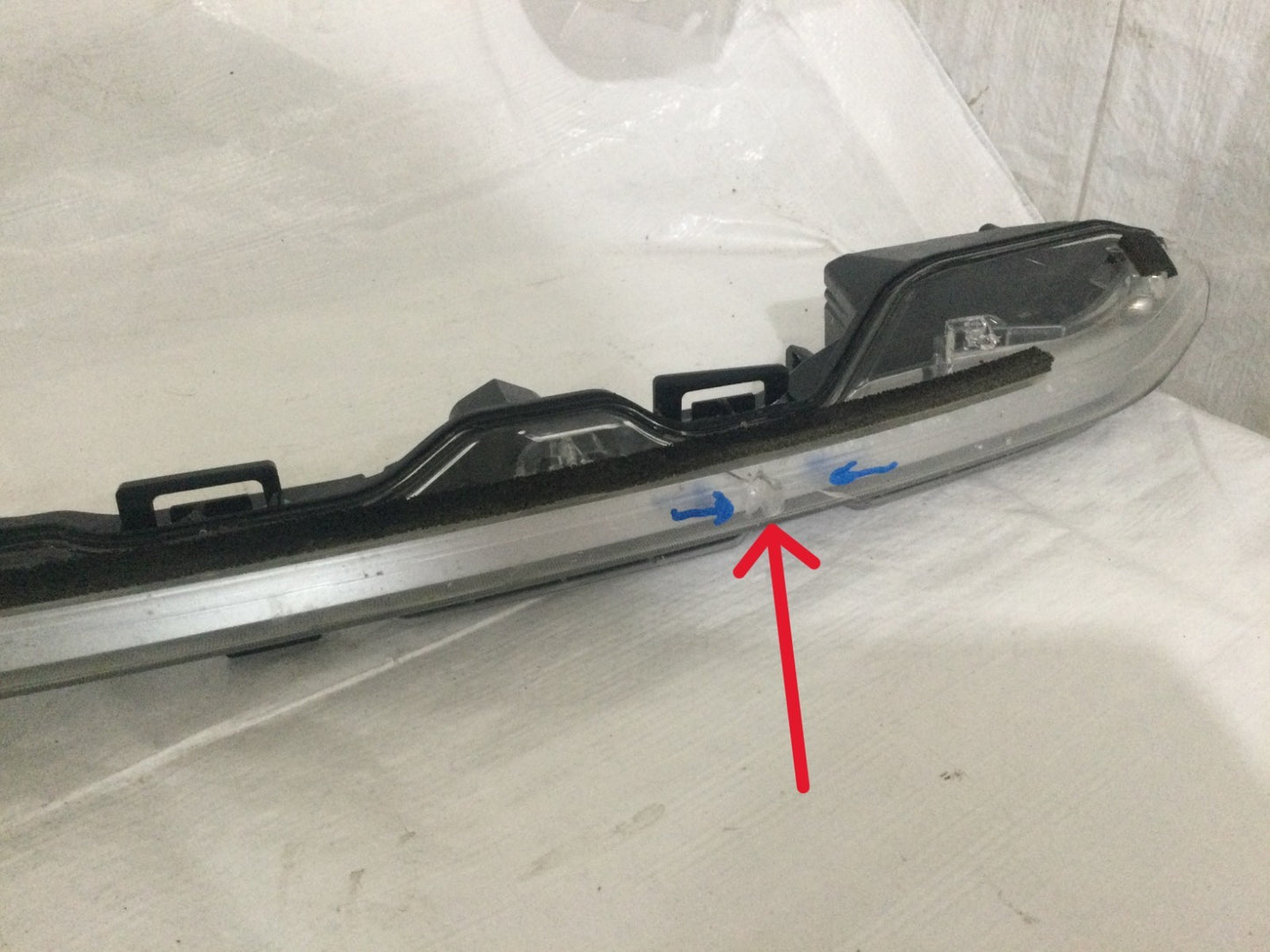 2023-2024 Toyota Crown Crossover Front Grille LED Running Light OEM DAMAGED MARK