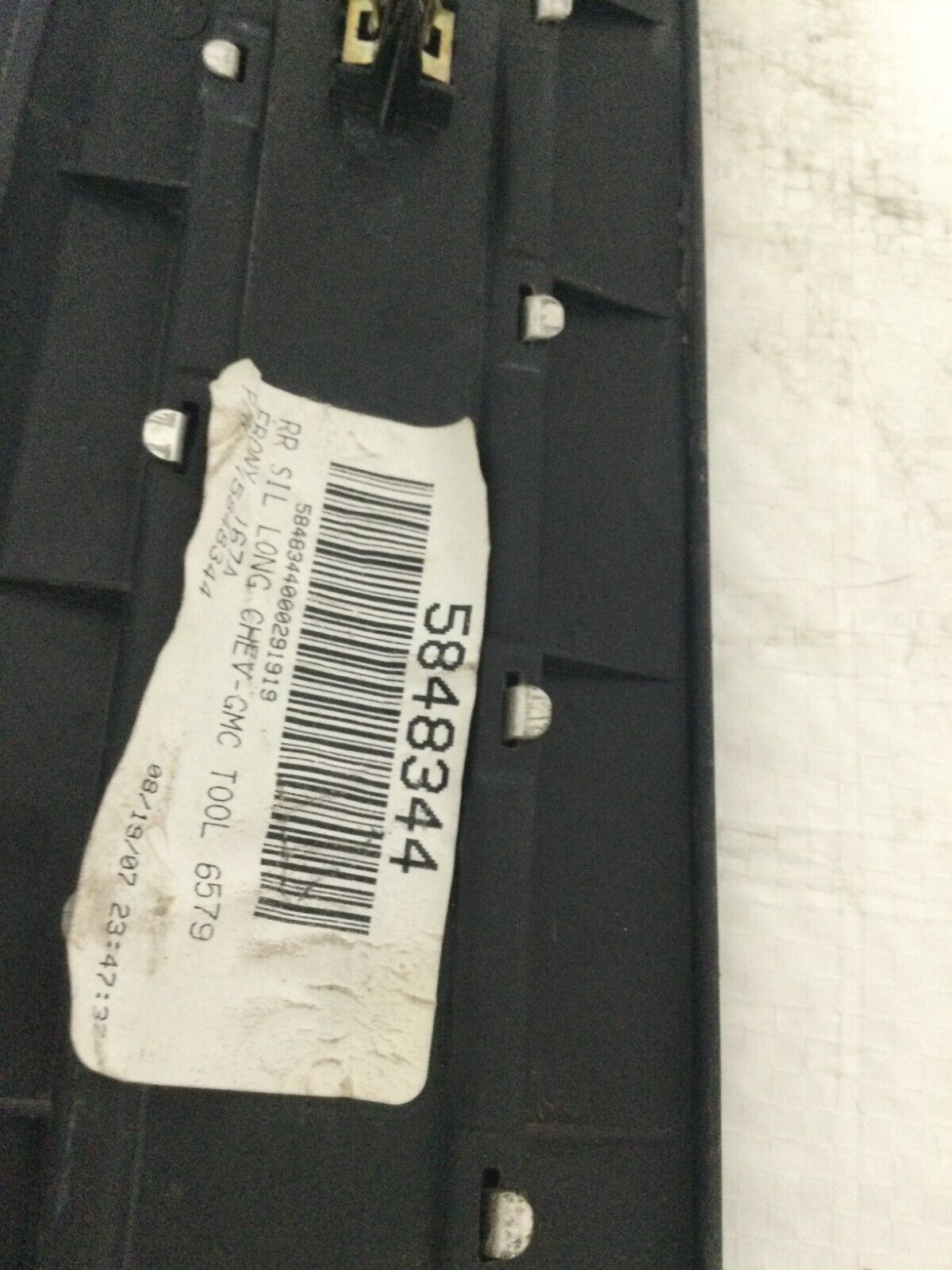 2007-2008 Chevrolet Avalanche Left Right Rear Sill Plate OEM 5848344