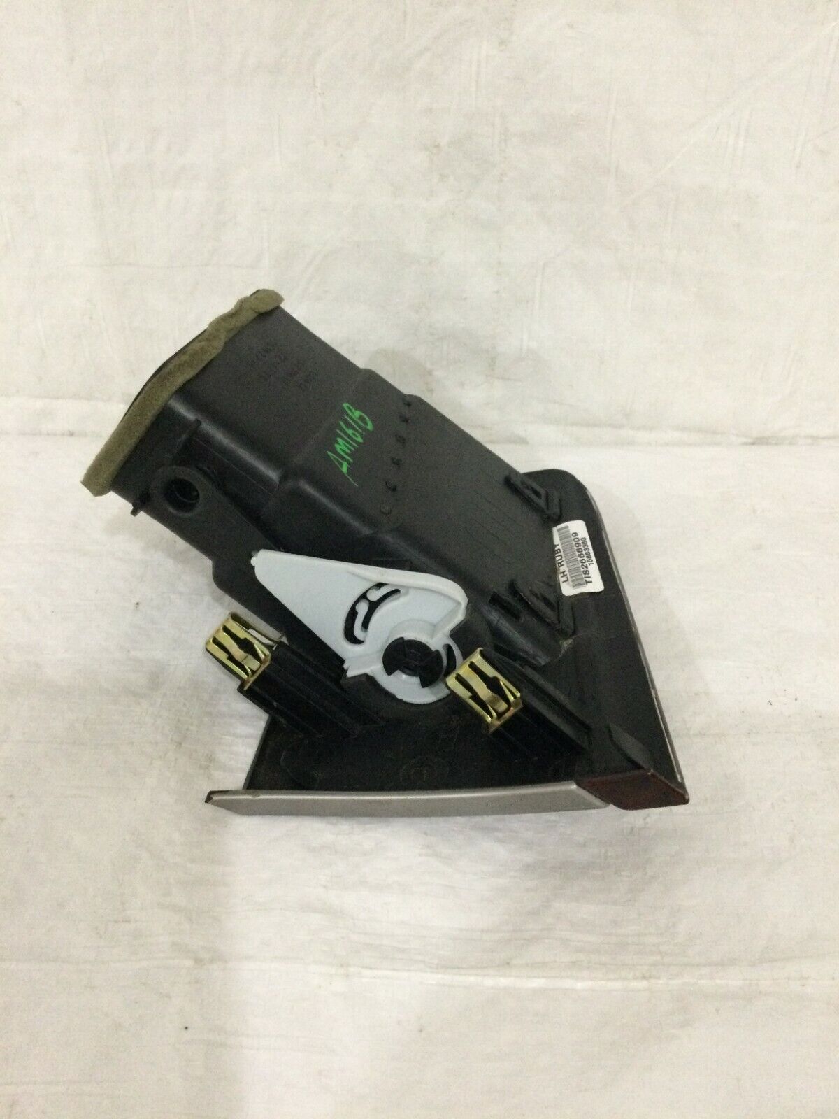 2007 Cadillac Escalade ESV Dash Air Vent Front LH OEM 15863360