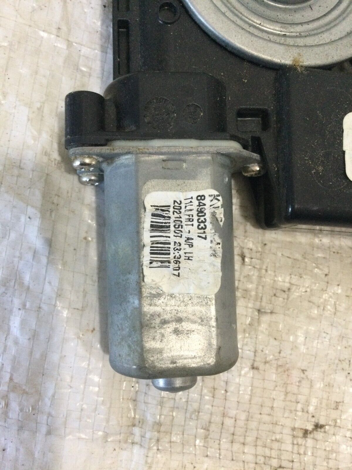 2019 GMC Sierra 1500  Front Left Window Door  Regulator Motor  Assembly OEM