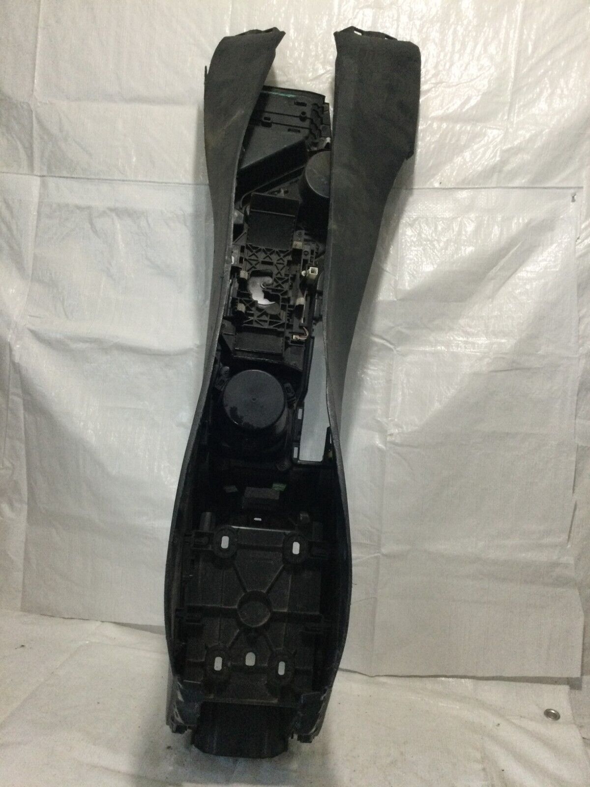 2016-2018 Toyota RAV4 Front Centre Floor Console LID W/O Sliding Armrest OEM