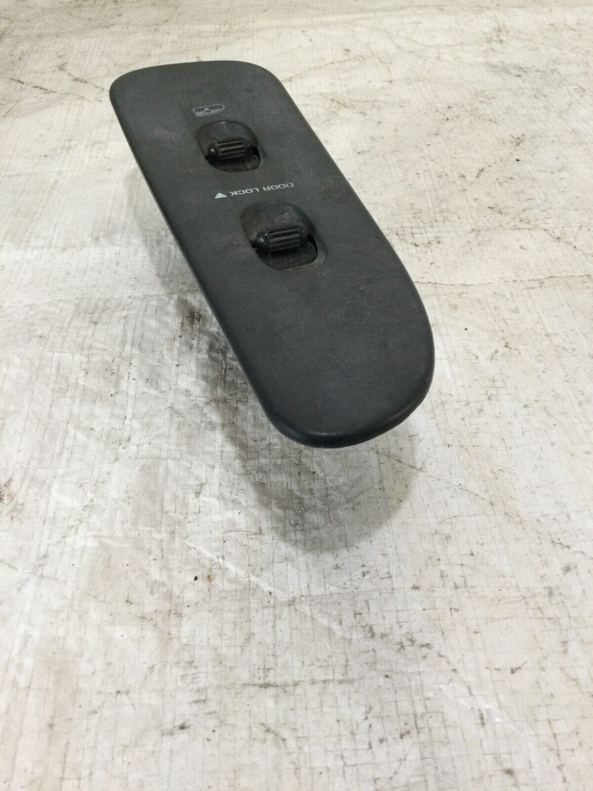 2005-2006 Dodge Ram 1500 Rear Right Window Switch OEM