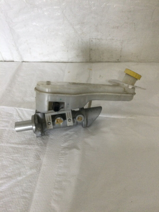 2014 Dodge Journey Brake Master Cylinder With Fluid Reservoir Tank OEM