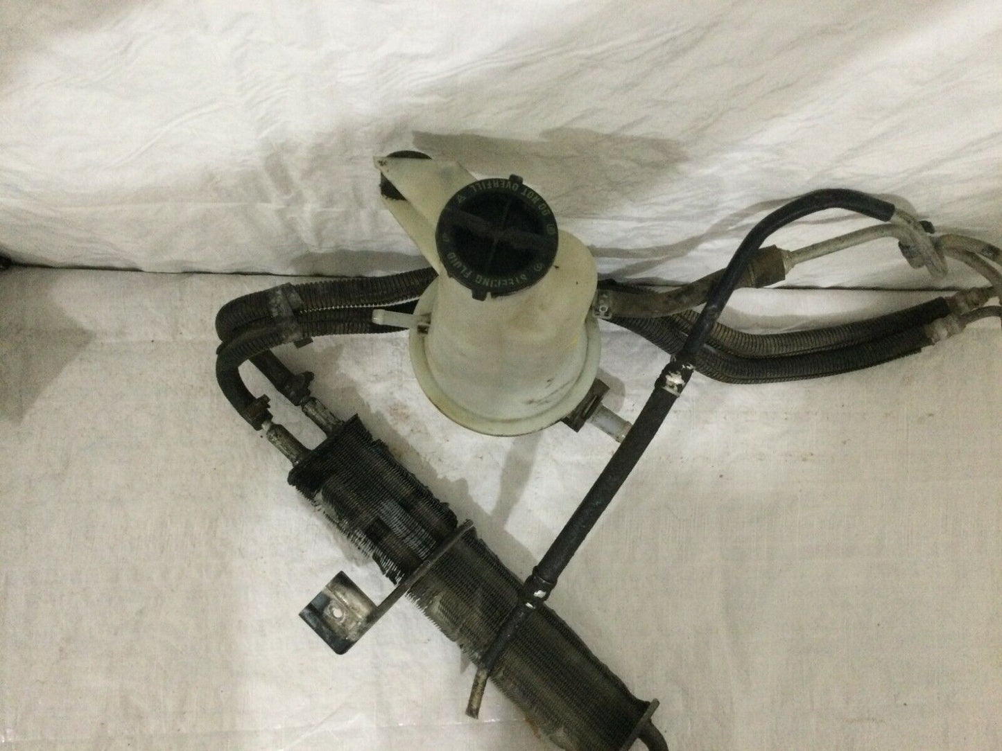 2005 Ford F-350SD Power Steering Reservoir W/ Intercooler OEM 6.0L Diesel