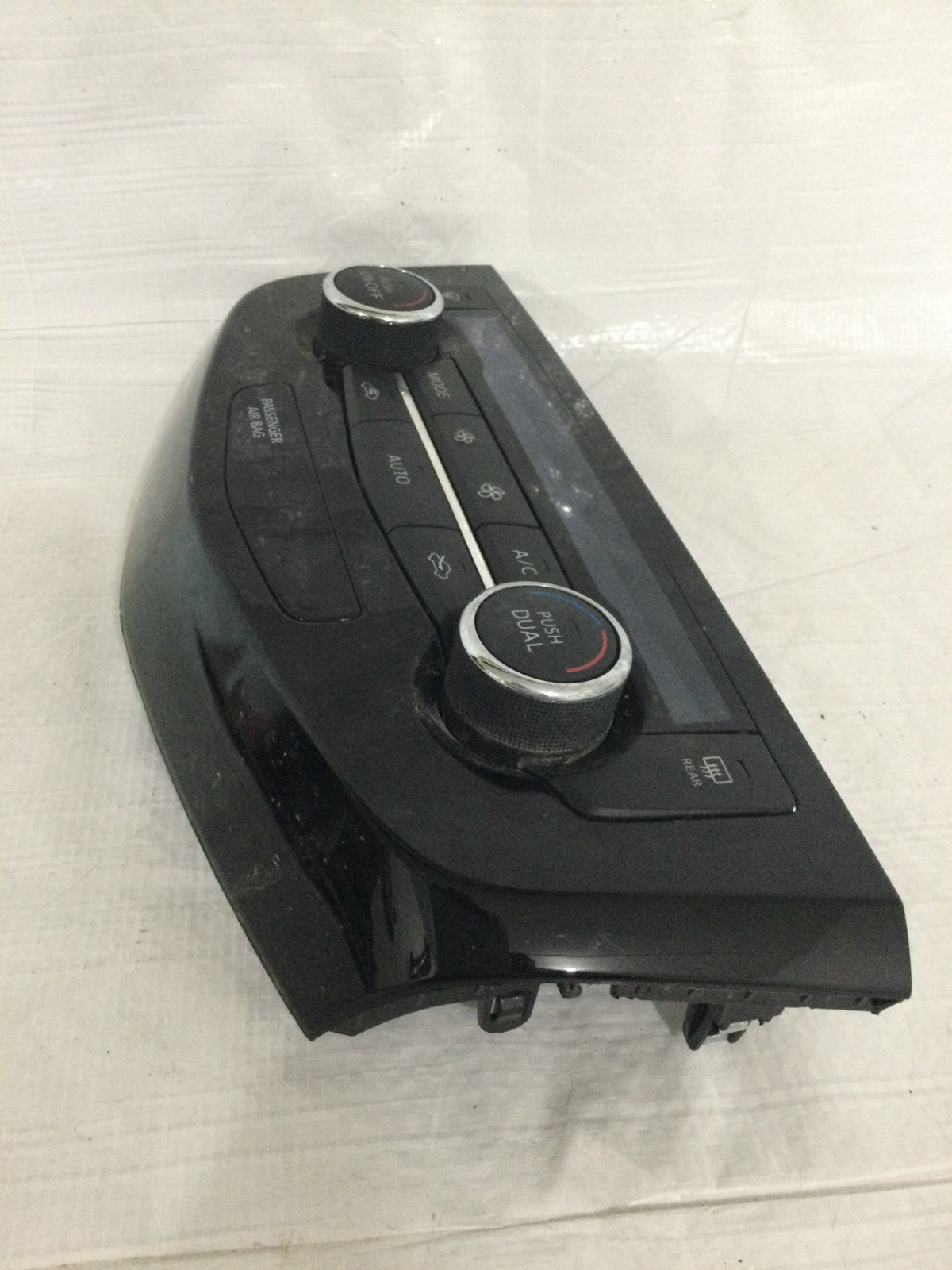2018 Nissan Rogue Climate Control Module Temperature AC/Heater OEM 27500 7FE0A