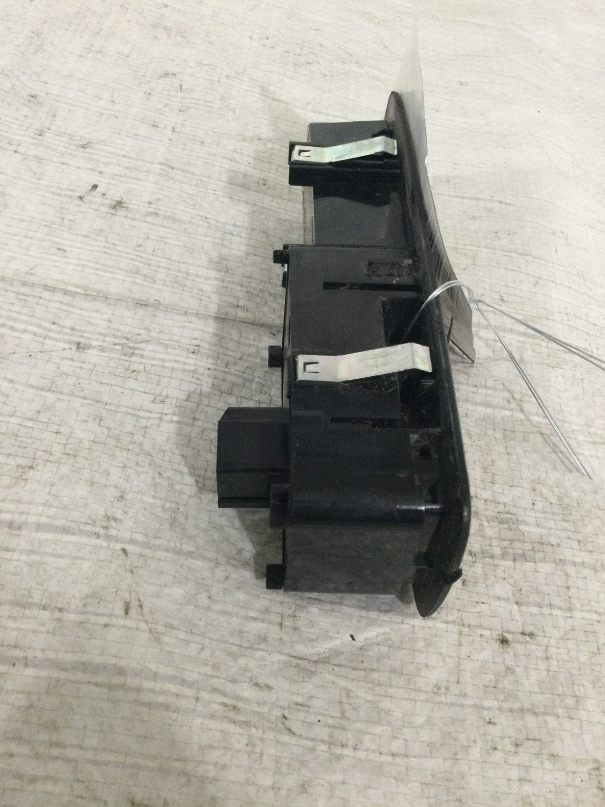 2017 Dodge Ram 3500 Front Right Door Switch And Bezel OEM 68275823AC