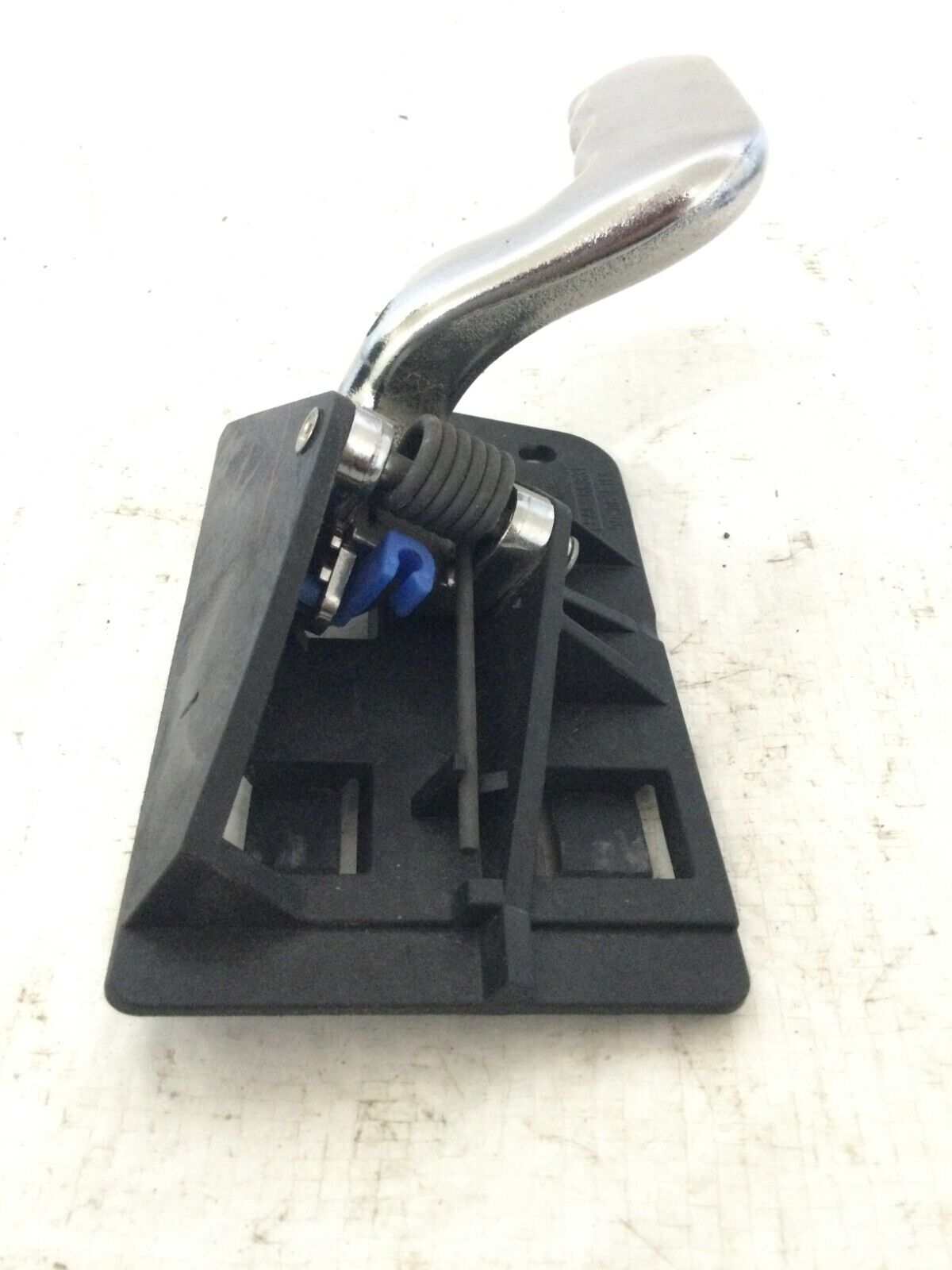 2003-2006 Cadillac Escalade EXT Front Right Interior Chrome Door Handle OEM