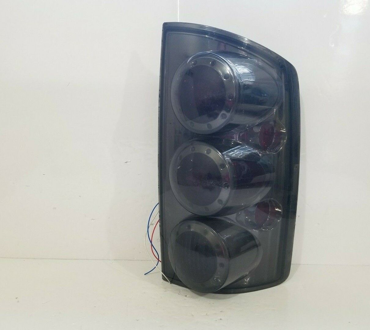 2004 Dodge Ram 1500 Tail Light Lamp Right Passenger Side Black OEM RH