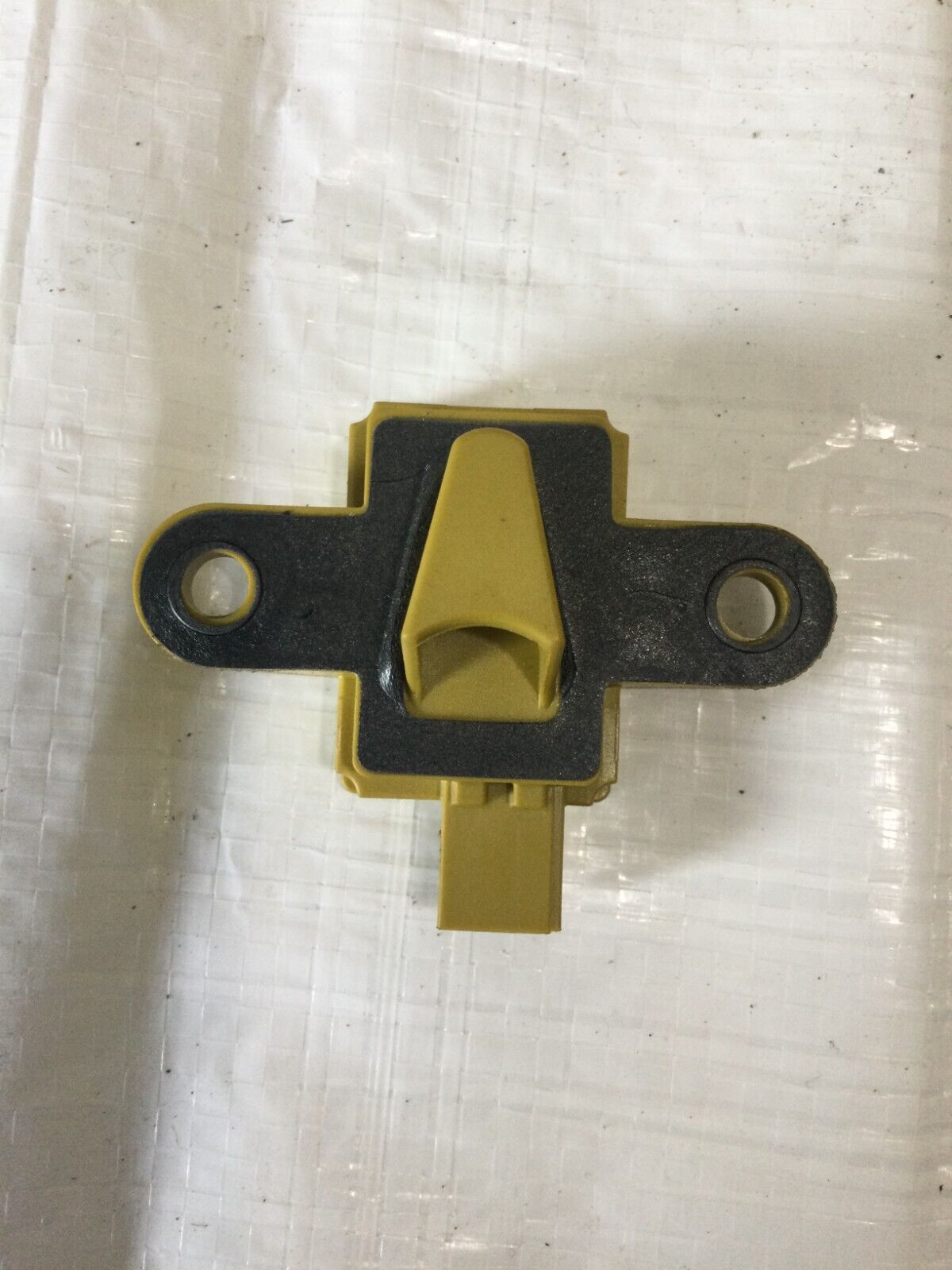 2017 Dodge Grand Caravan Multi-Purpose Left Pressure Sensor 68137948AA OEM