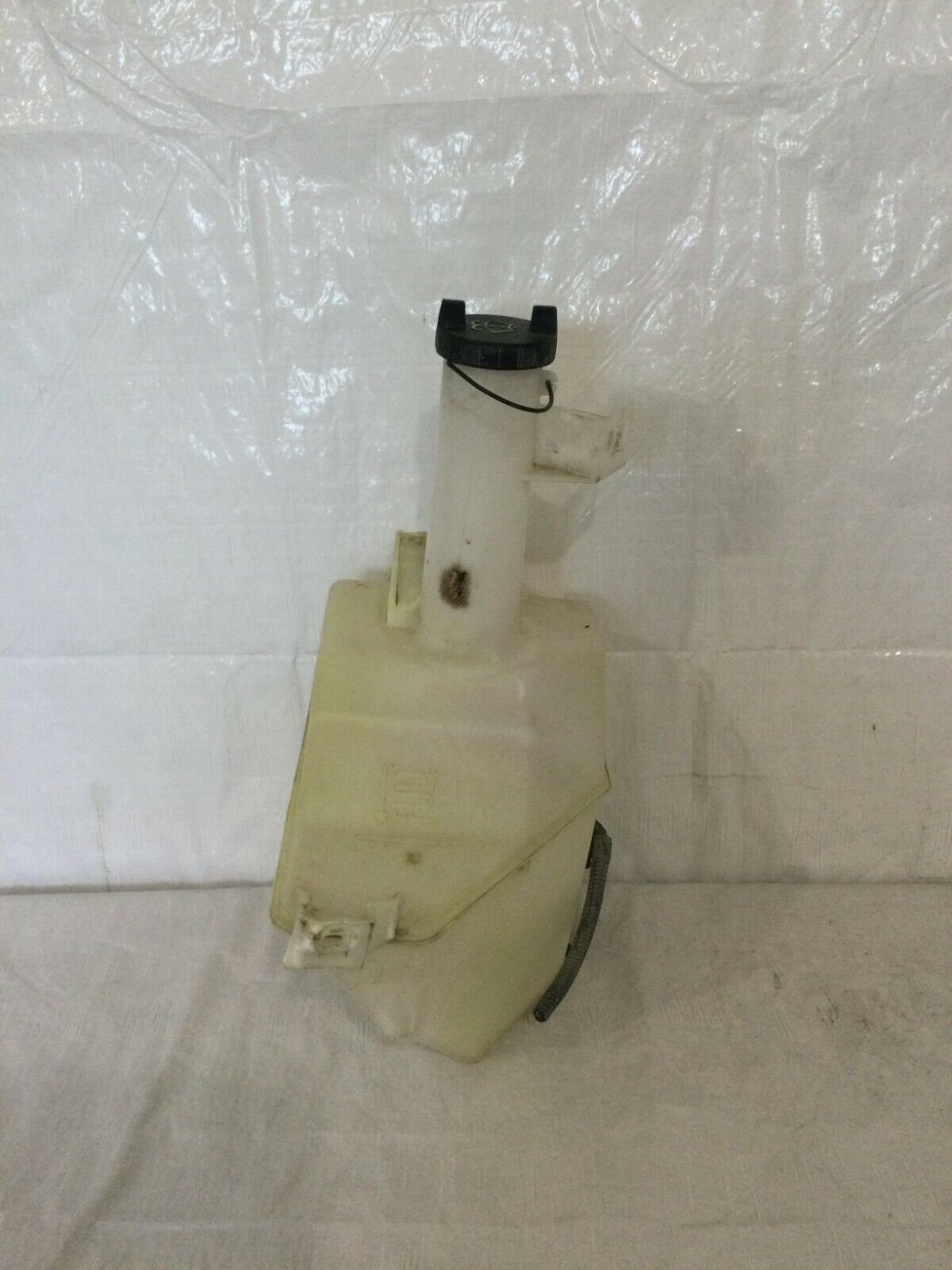 2005 Ford F-350SD Windshield Washer Bottle OEM 6.0L Diesel