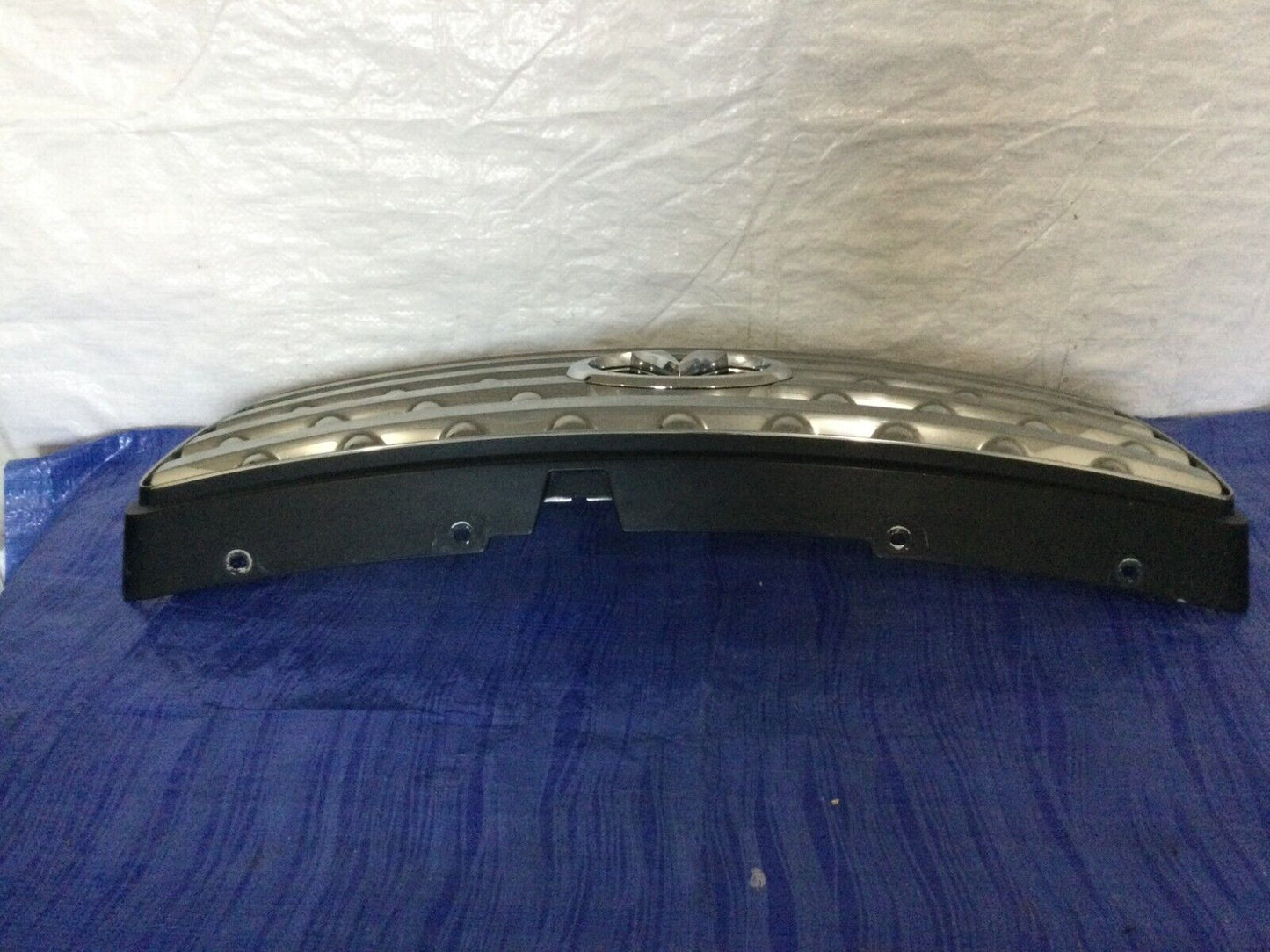 2003 2004 2005 Infiniti FX35 Front Upper Grill Grille W/ Emblem OEM