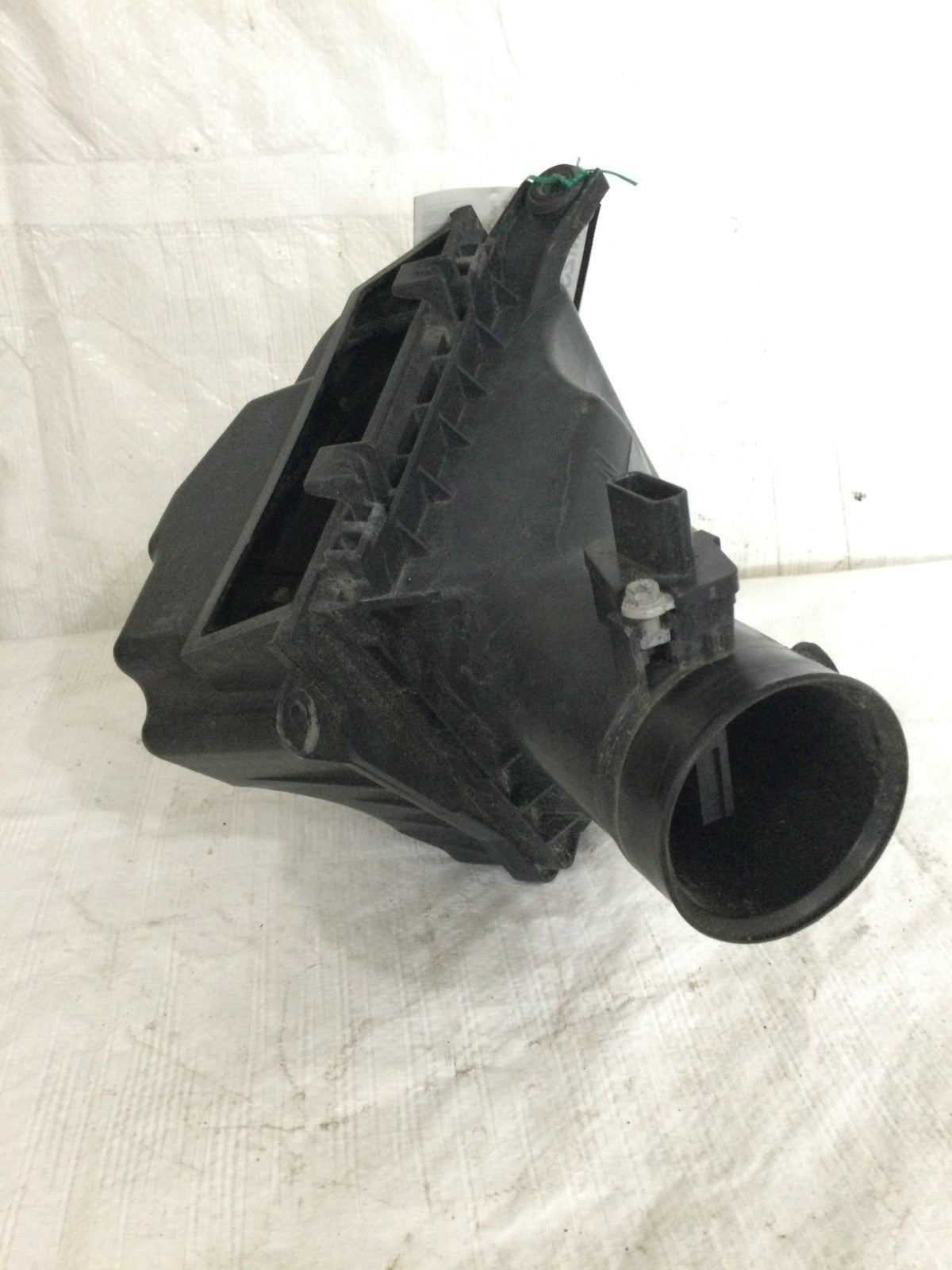 2007 Infiniti G35 3.5L Right Passenger Side Air Cleaner Box OEM
