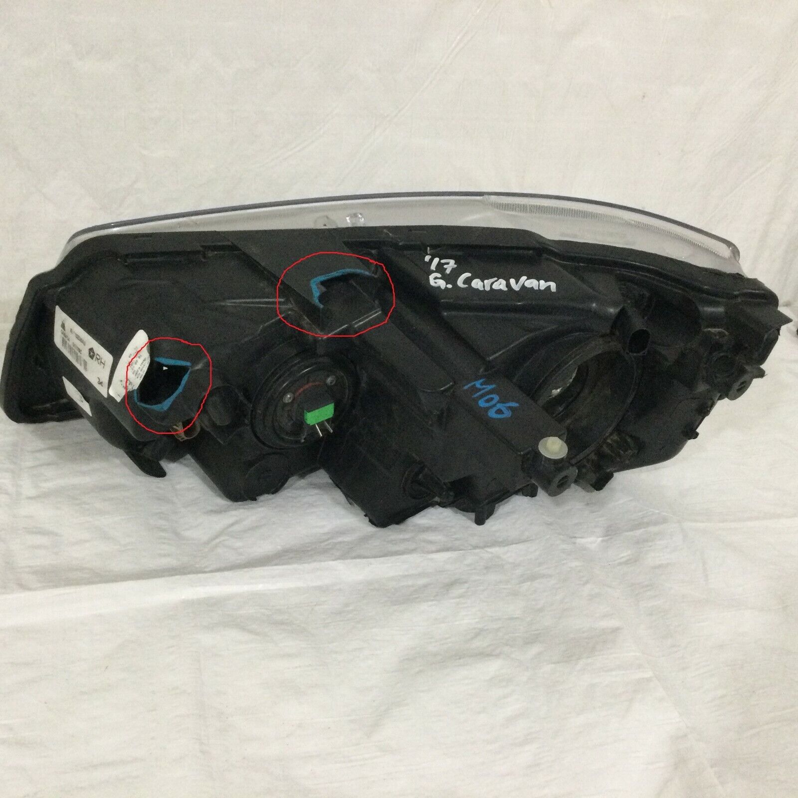 2017 Dodge Grand Caravan Passenger Right Side Headlight RH 05113336AG OEM 