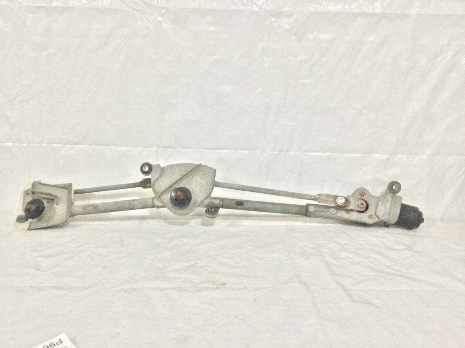 2007 Nissan Versa Front Windshield Wiper Motor W/ Linkage OEM 