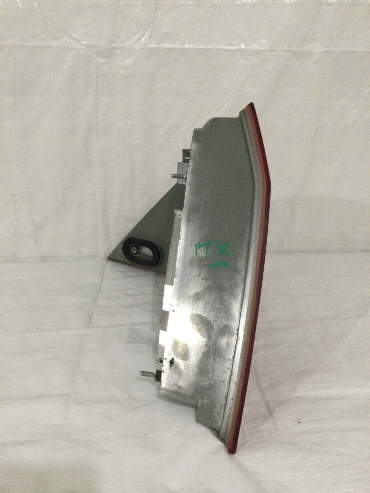 2001-2004 Mercedes-Benz C-240 Right Passenger Tail Light Lamp 2038201064 OEM RH