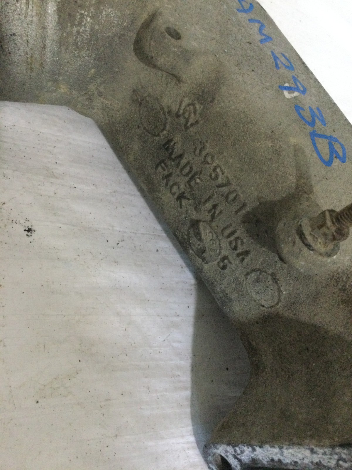 2005 Dodge Ram 2500 5.9L Common Rail Air Intake Horn OEM 3957017