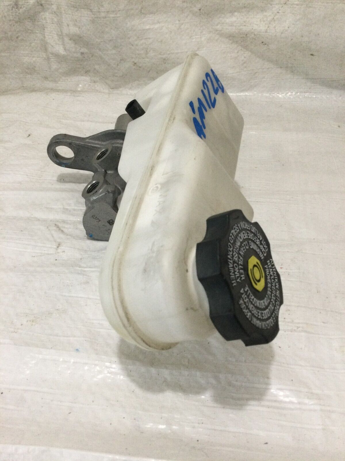2018-2020 Buick Regal Master Brake Cylinder W/ Reservoir OEM
