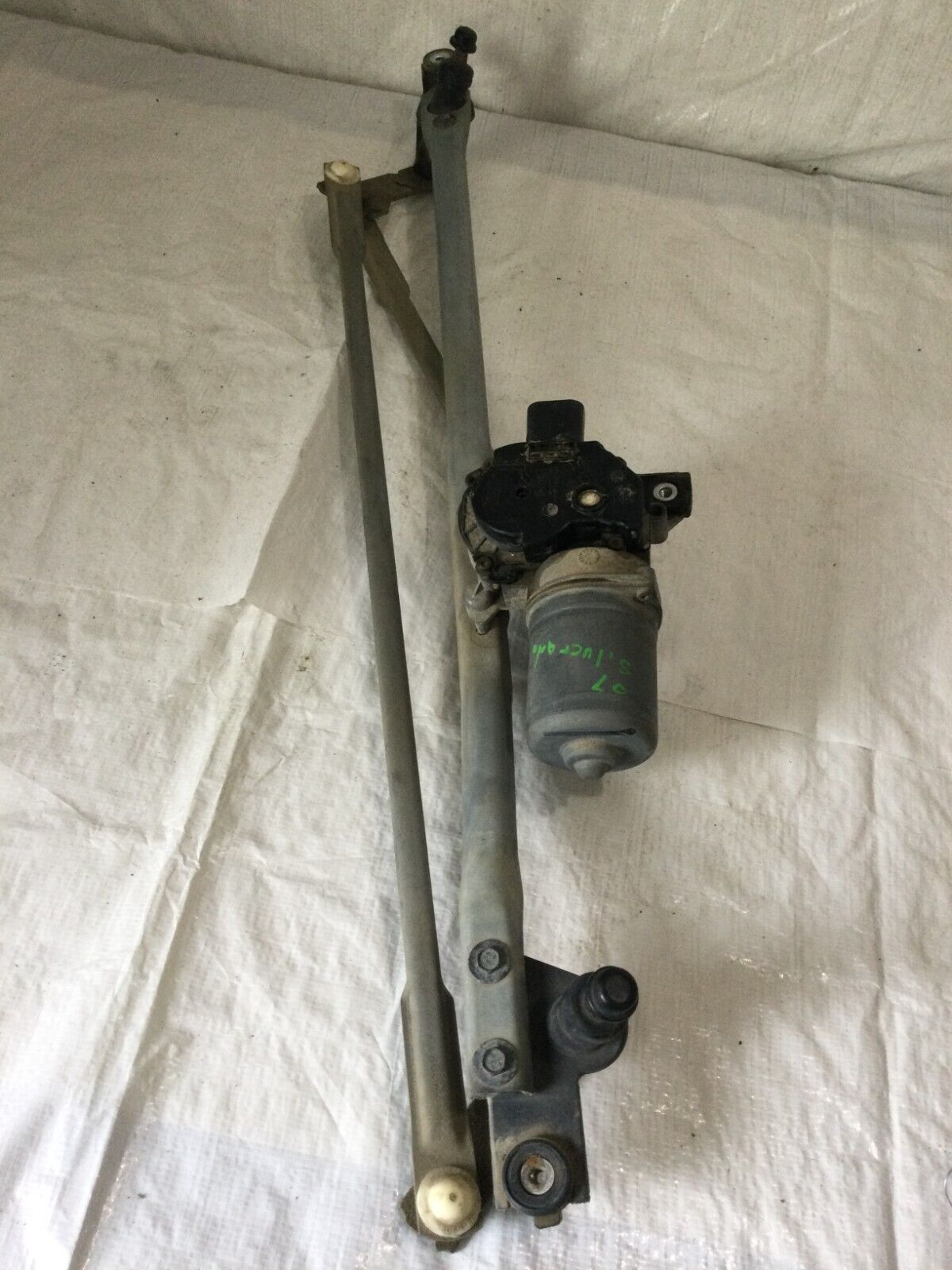 2007  Chevy Silverado 2500 Front Wiper Motor  15812089 OEM