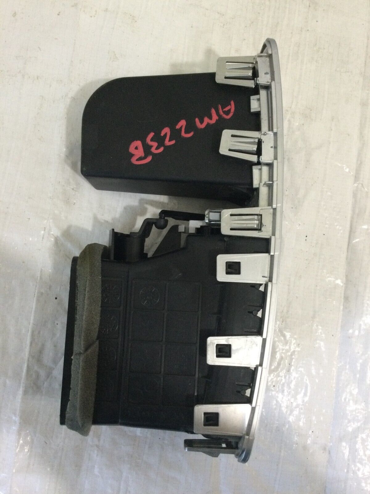 2016-2017 RAM 2500 3500 Right Heater Dash Vent 6.7L Diesel OEM