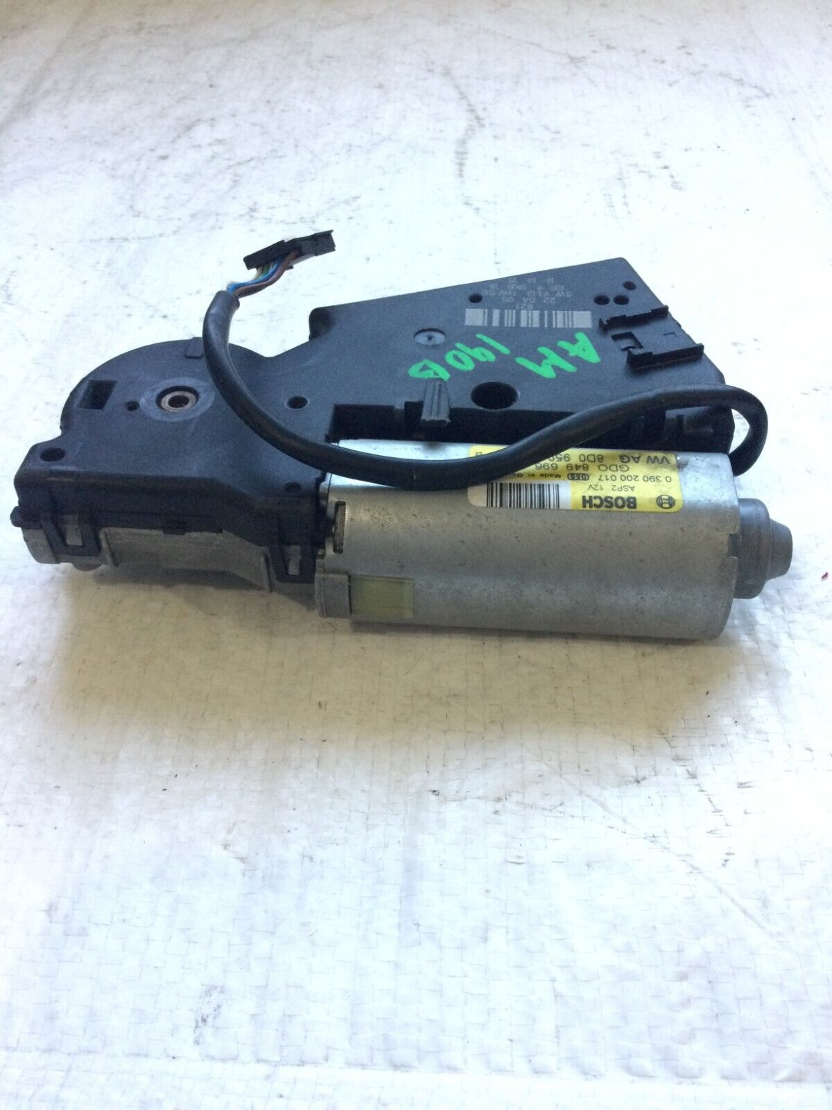 2006 Volkswagen Jetta Sunroof Motor 8D0959591C OEM