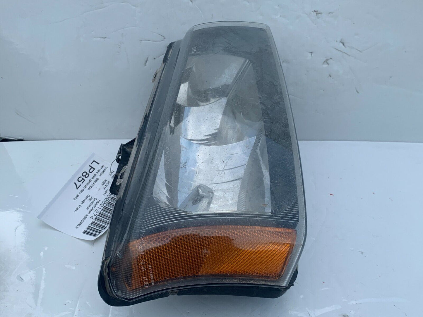 2003-2006 Chevrolet Silverado 1500 Headlight Lamp Right Passenger Side RH OEM