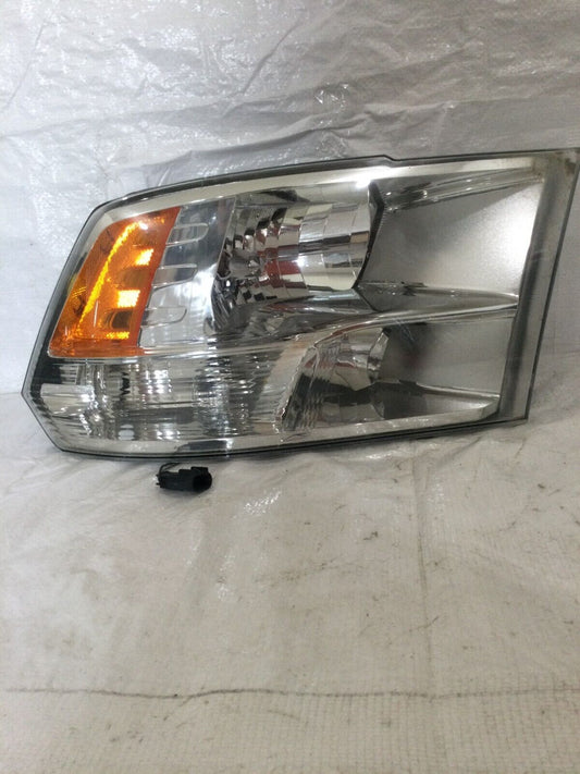 2013-2018 Dodge Ram 2500 Headlight Headlamp Assembly Right Passenger Side OEM RH