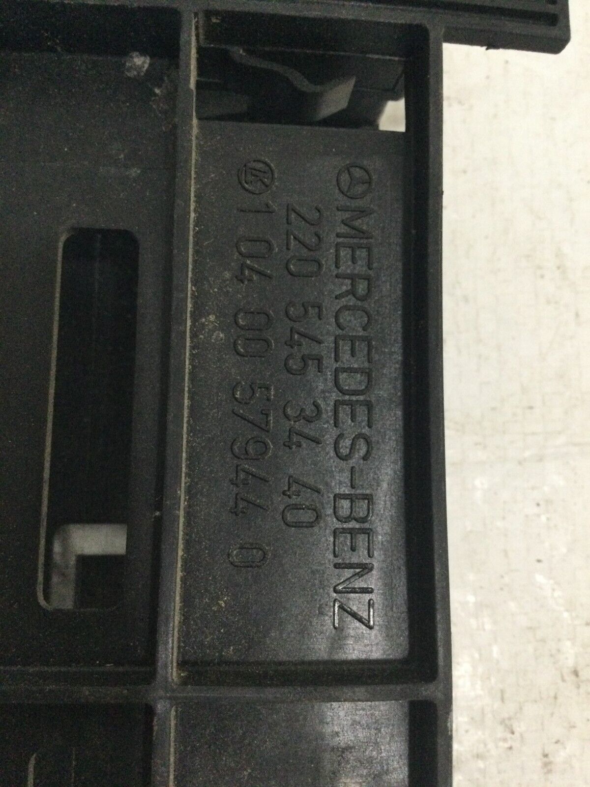 2004 Mercedes-Benz S430 Engine Computer Holding Bracket OEM 2205453440