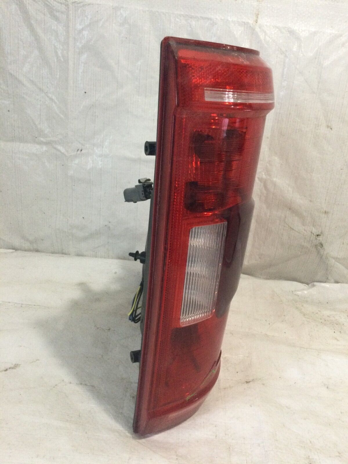 2023 Ford F150 F-150 3.5L Left Tail Light Assembly ML3413B505BU (DAMAGE MARKED)