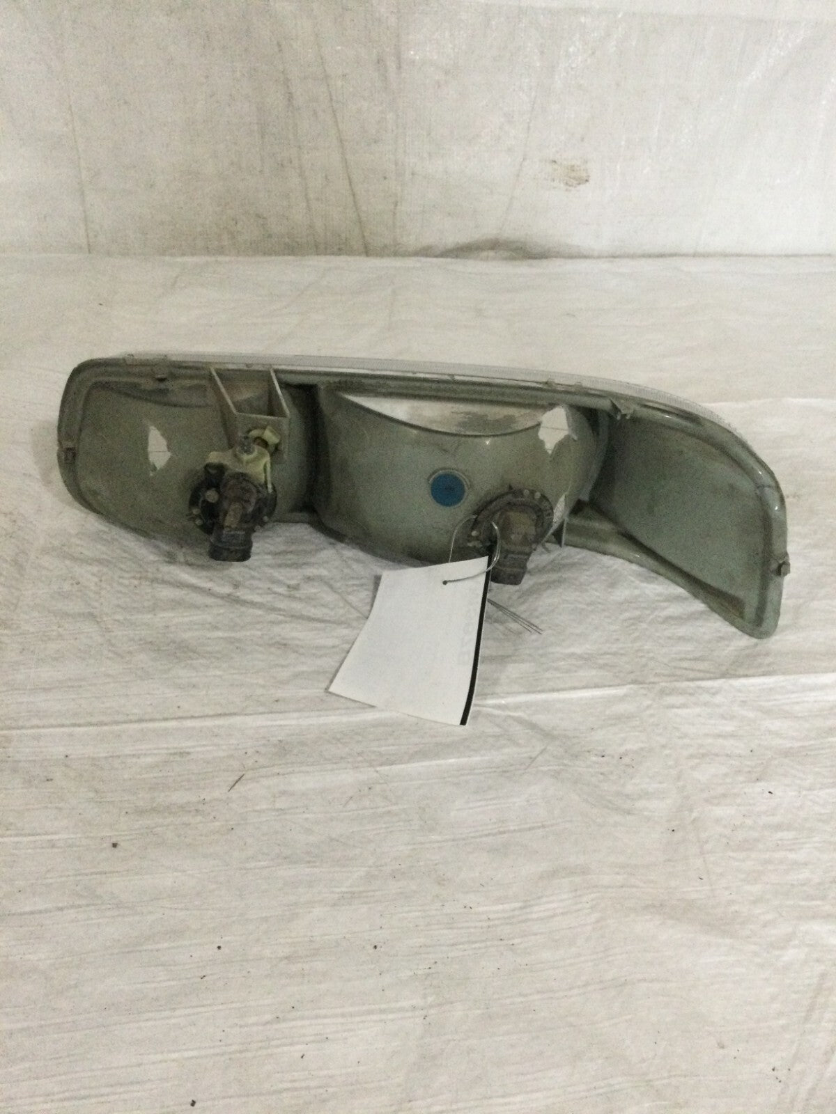 2001 Chevrolet Silverado 2500 Right Passenger Side Headlight Assembly OEM DAMAGE