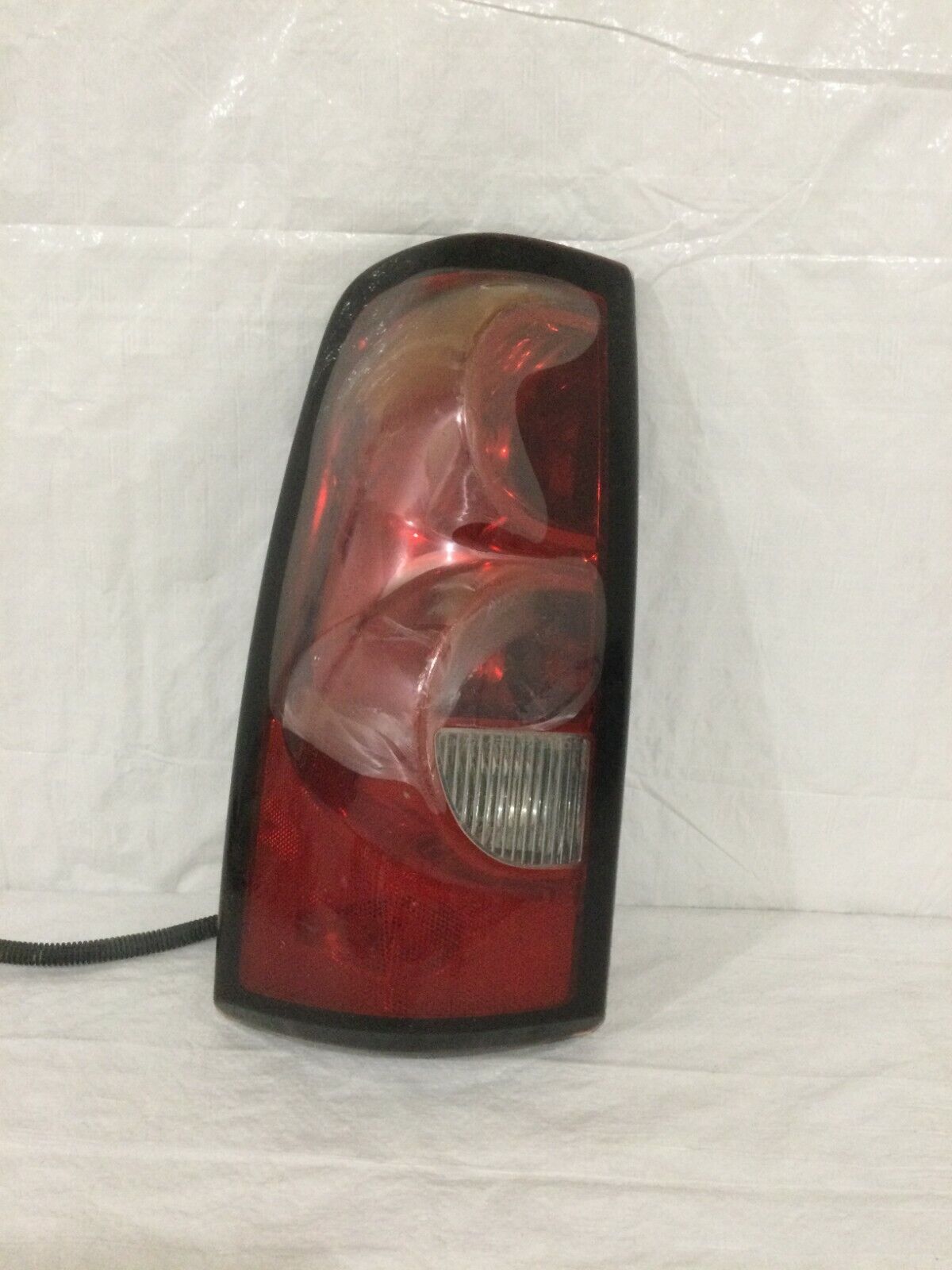 2004-2007 Chevrolet Silverado 1500 Left Driver Side Tail Light Lamp OEM 15273473