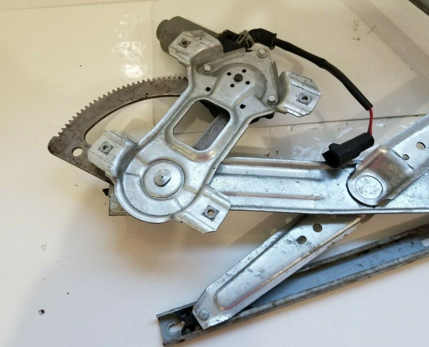 2006 Ford F350SD F-350 Super Duty Rear Right Window Motor W/ Regulator OEM