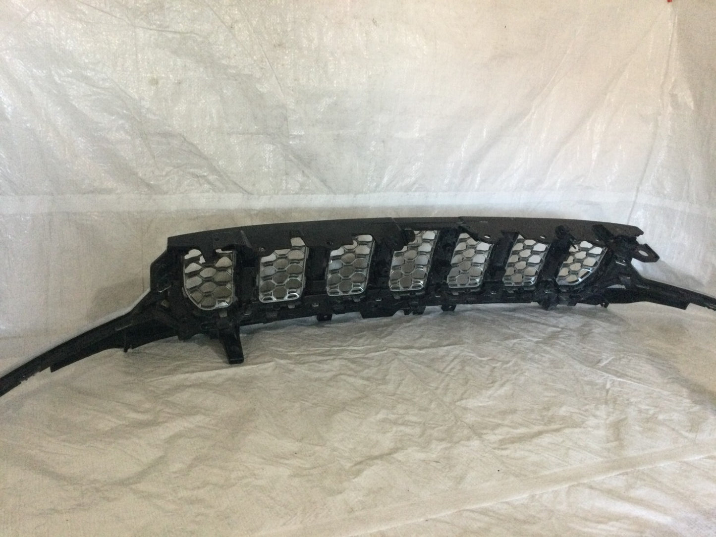 2022-2025 Jeep Grand Cherokee OEM Chrome/Black Upper Grille Assembly