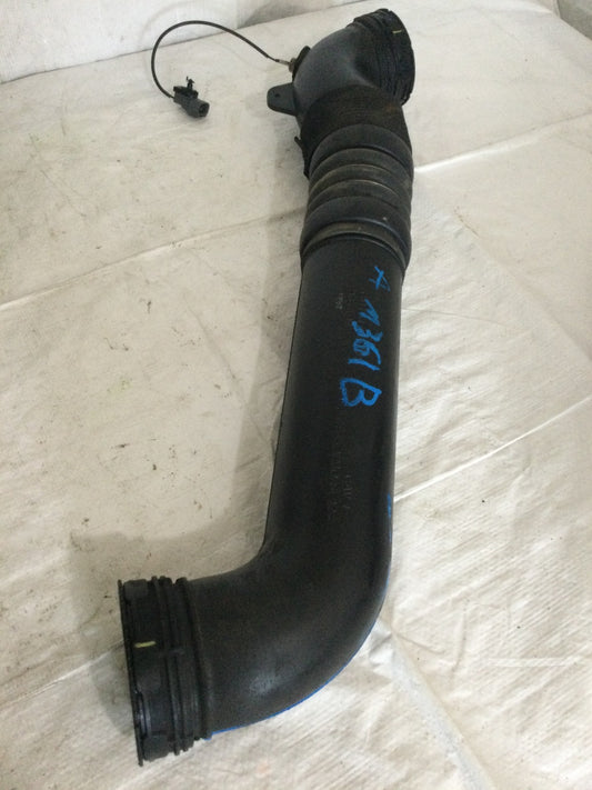 2014 GMC Sierra 2500 6.6L Air Cooler Outlet Air Hose OEM 84094727
