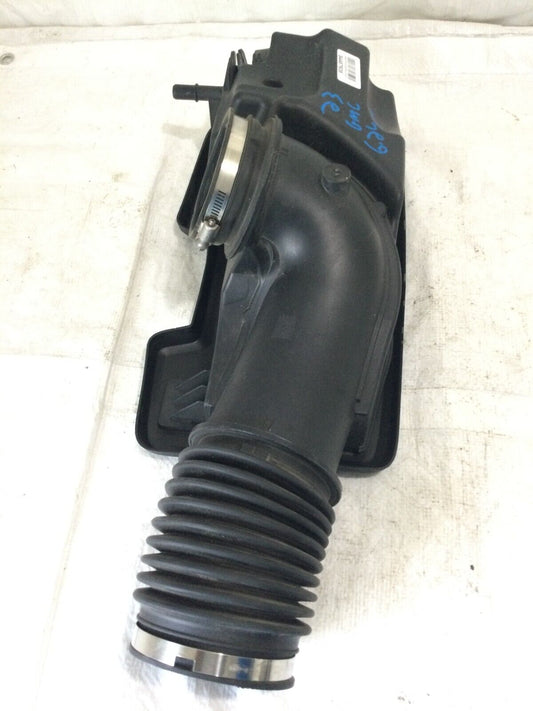 2022-2023 GMC Sierra 1500 6.2L Air Intake Outlet Duct OEM 84467639