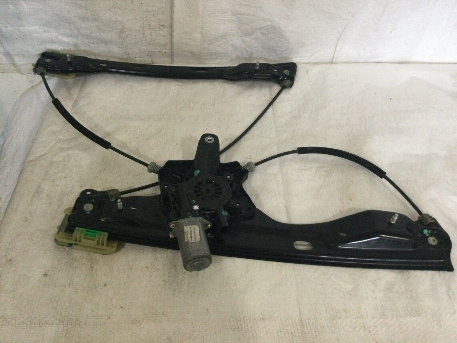 2016-2019 Chevrolet Cruze Front Right Window Regulator W/ Motor OEM
