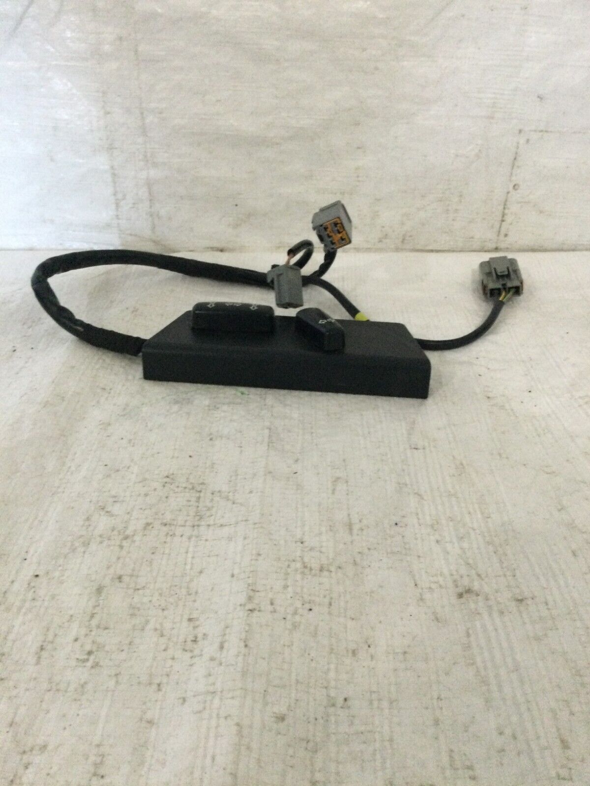 2004 Volvo S60 Passenger Front Right Power Seat Adjustment Switch OEM 39980278