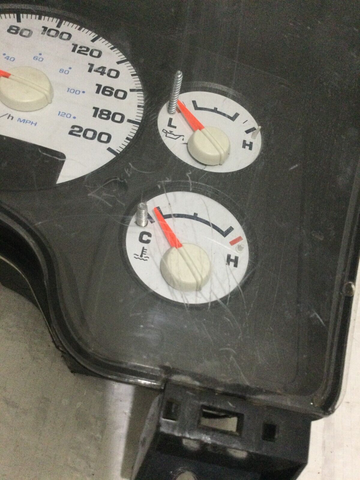 2005 Dodge Ram 1500 Speedometer Gauges Instrument Cluster KPH 56051102AE