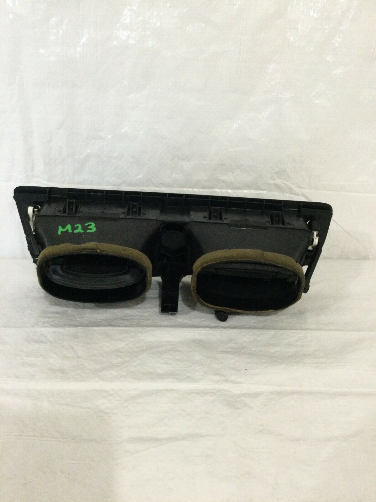 2004 Volvo S60 Center Dash Air Vent OEM 3409374