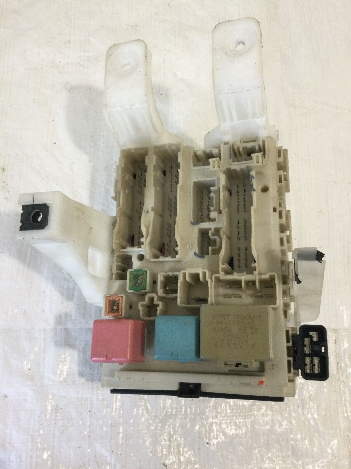 2005-2009 Toyota Prius Under Dash Relay Cabin Fuse Box OEM 8273047300