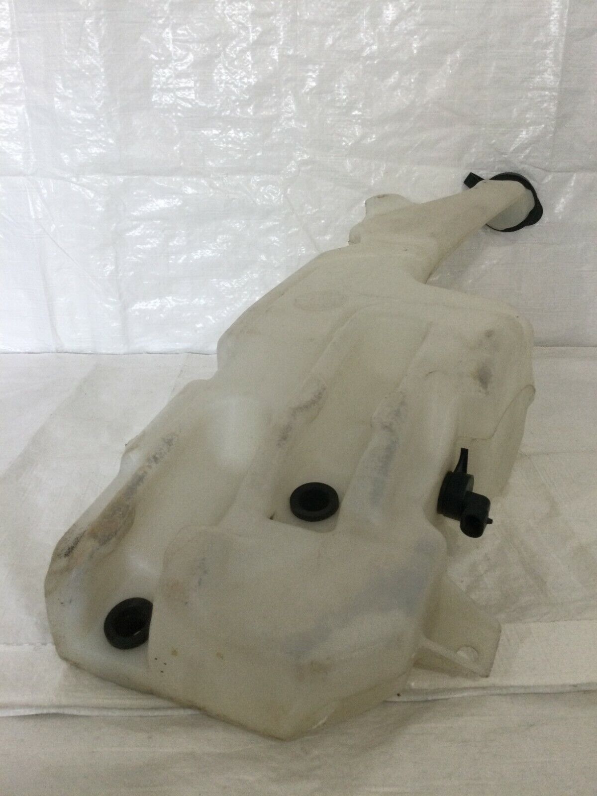 2007 GMC Yukon Windshield Washer Fluid Reservoir Bottle OEM 6.0L